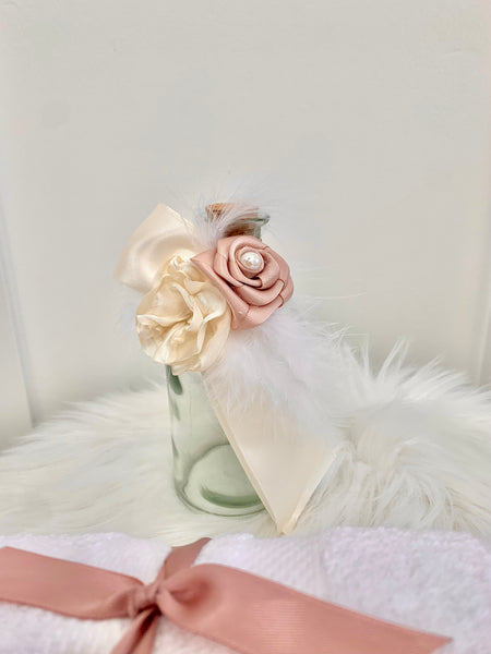 Ivory Feathered Rosette Oil Bottle Set