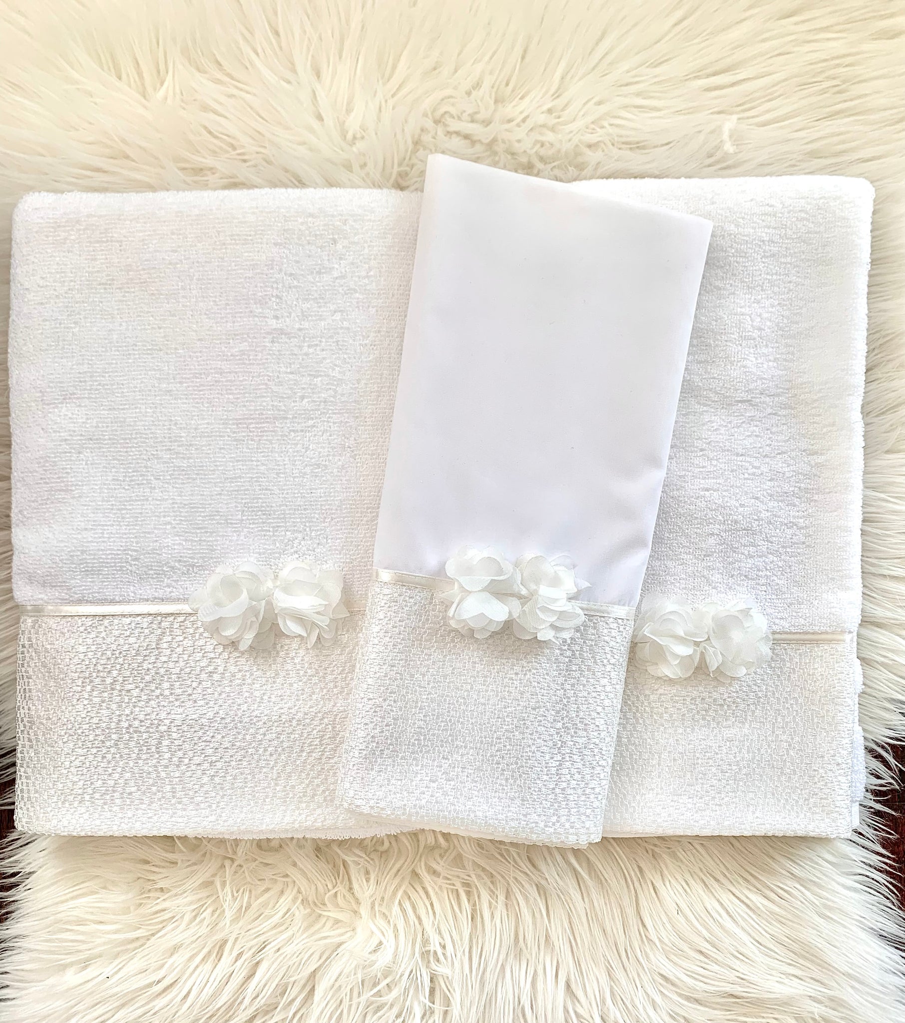 Off-White Pearly Floral Ladopano Set