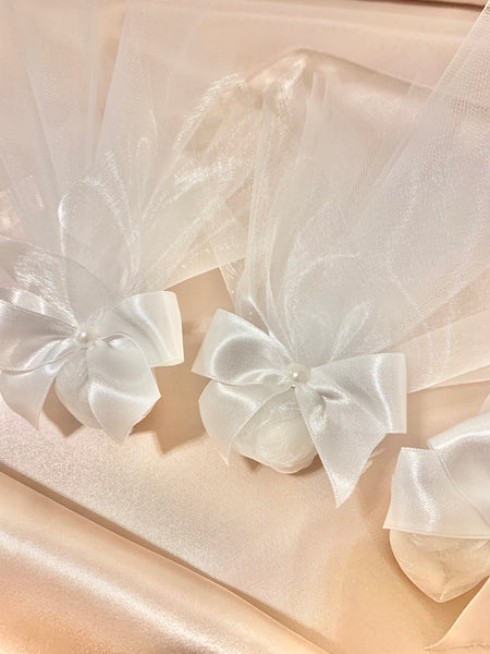 White Tulle and White Orgnaza Pearl bonbonniere.