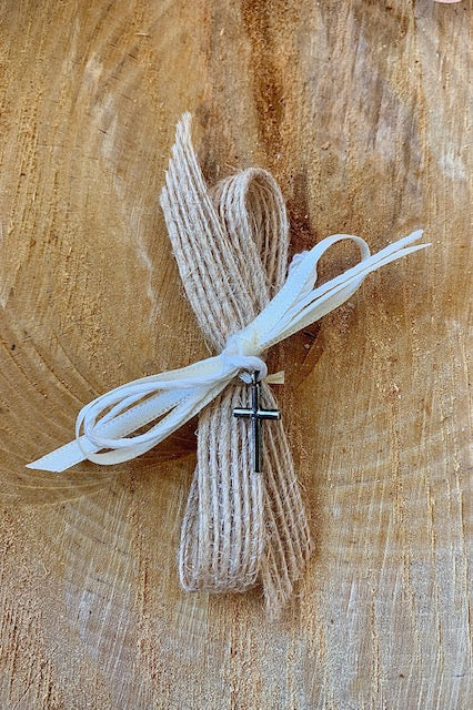 Burlap and White Upright Bow Martyiko/Witness Pin