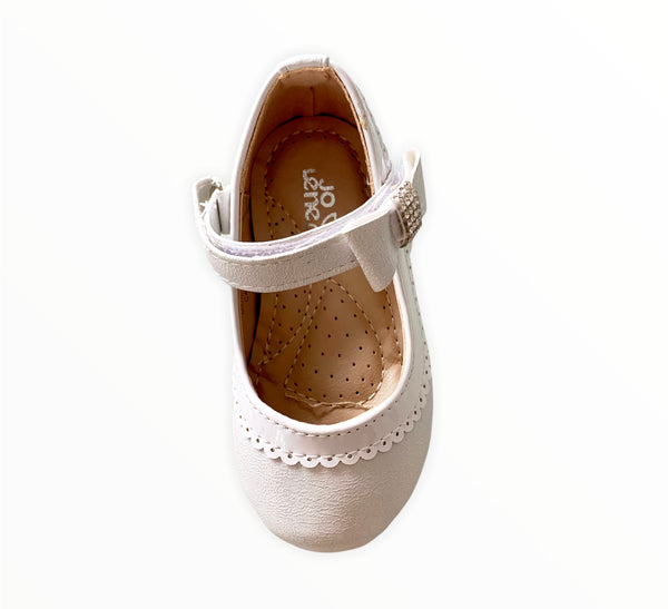 Pearl White Diamond Bow Walking Shoe