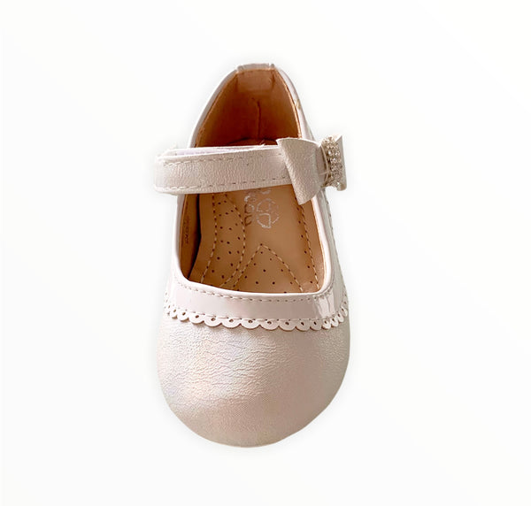 Pearl White Diamond Bow Walking Shoe